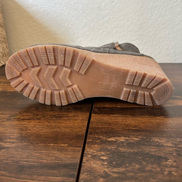 Gray Suede Ankle Boots - Picture 6 of 8